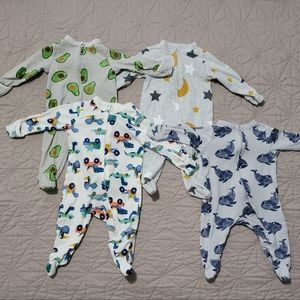 Lot of 4 Old Navy sleepers 0-3 months